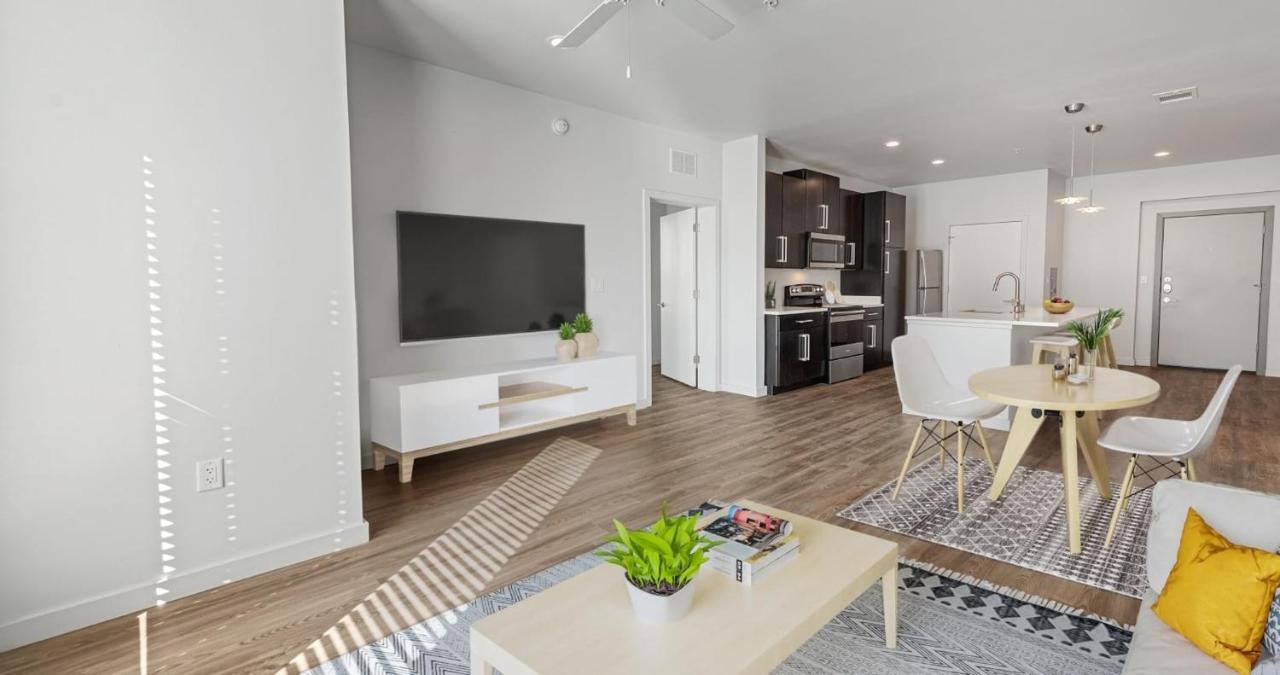 Flatz432 Apartments By Barsala Midland Bagian luar foto