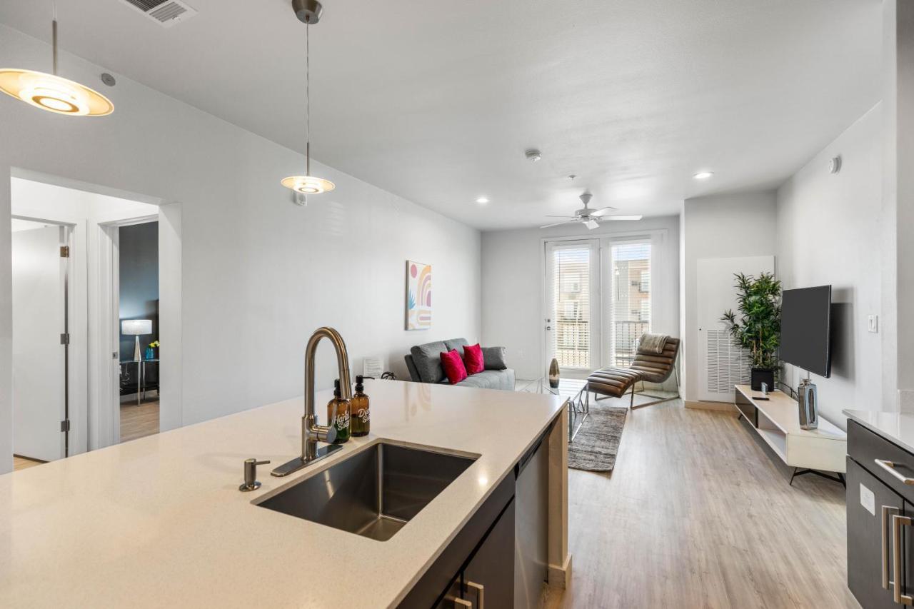 Flatz432 Apartments By Barsala Midland Bagian luar foto