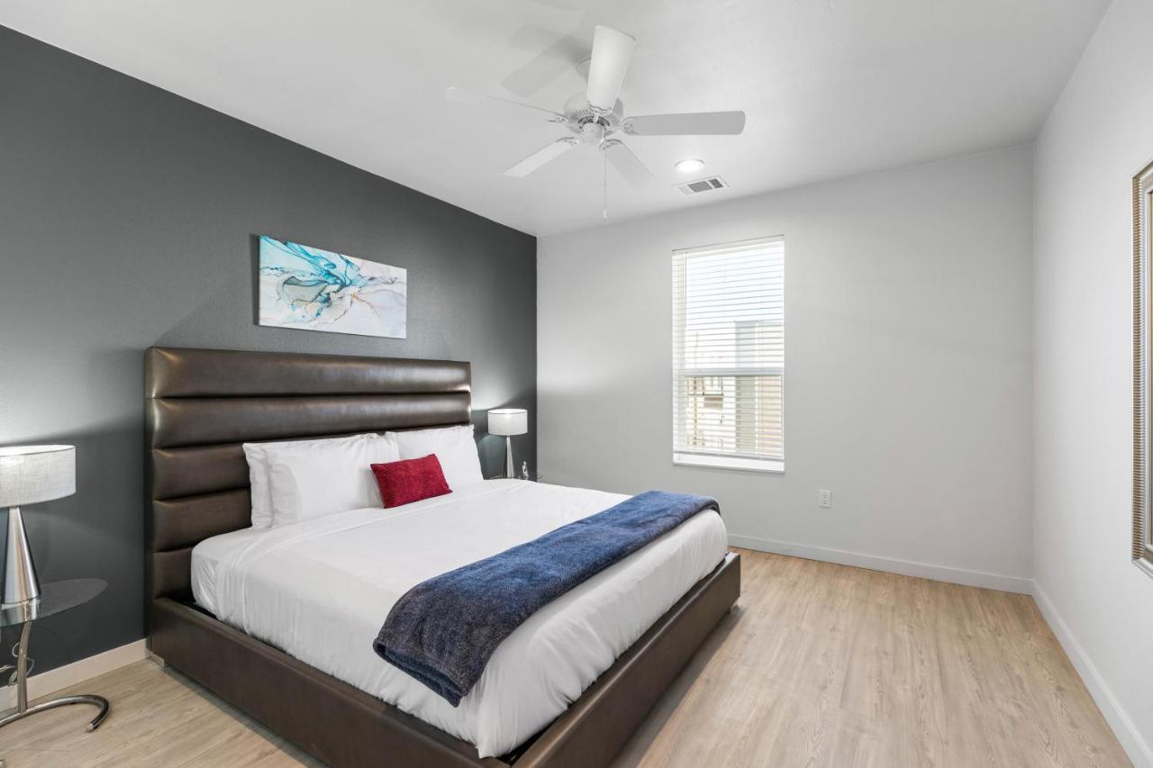 Flatz432 Apartments By Barsala Midland Bagian luar foto
