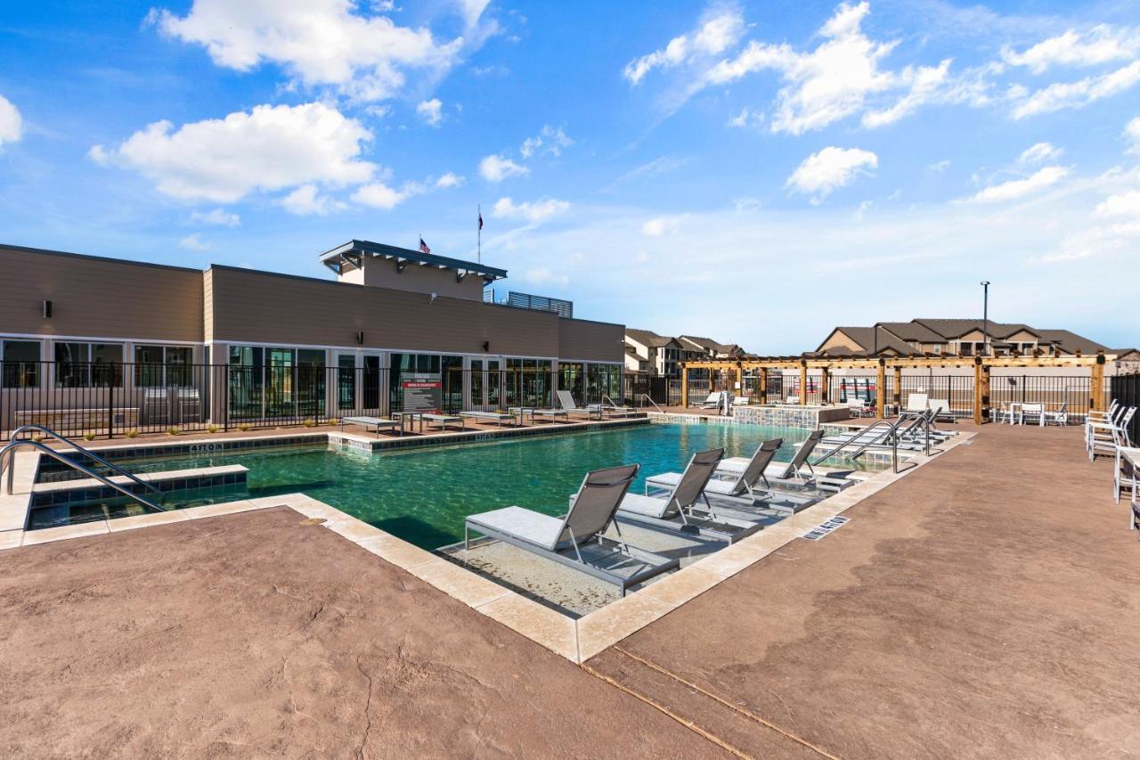 Flatz432 Apartments By Barsala Midland Bagian luar foto