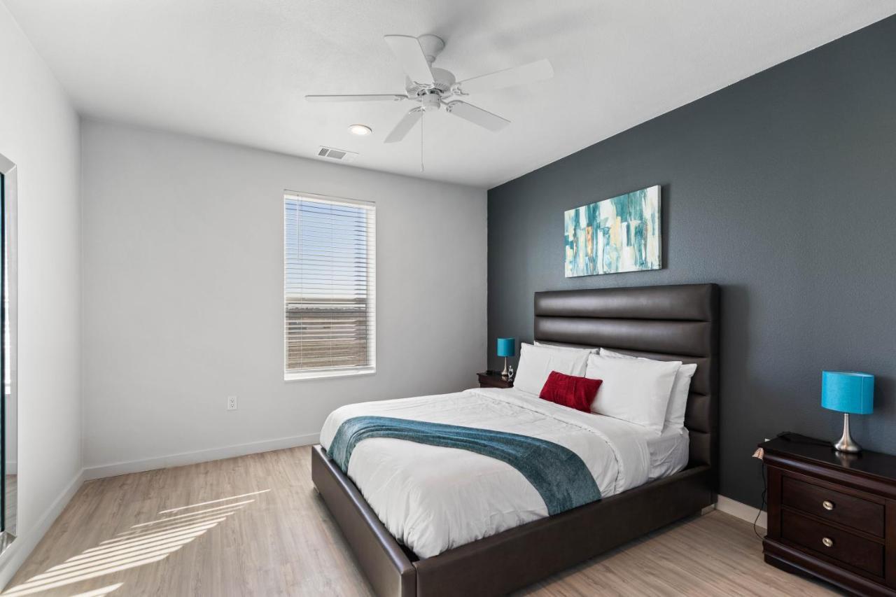 Flatz432 Apartments By Barsala Midland Bagian luar foto